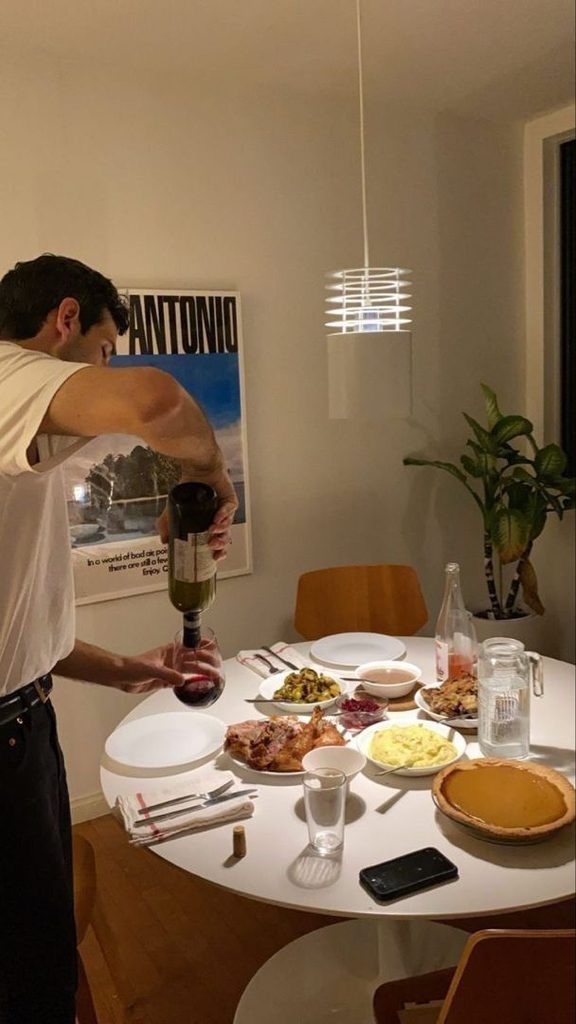 a dinner date setting as regards to expenses to budget for when living alone