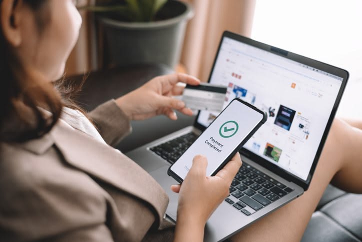 monthly subscriptions budgeting smartphone