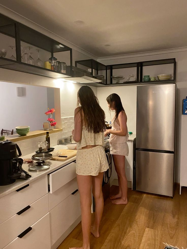 Busy roommates as regards to how to split household responsibilities with a roommate