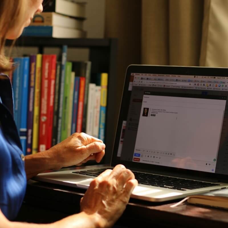 lady writing an Email